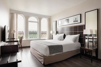 Minibar, in-room safe, desk, soundproofing