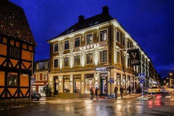 Frühstück und Abendessen, internationale Küche