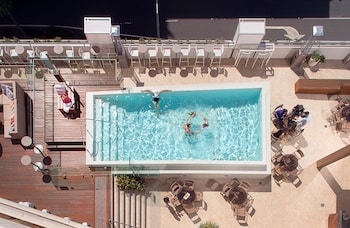 Minibar, in-room safe, desk, laptop workspace