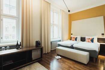 Habitación, balcón | Ropa de cama hipoalergénica y minibar 