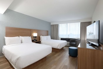 1 bedroom, premium bedding, pillow-top beds, desk