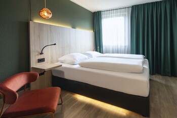 Studio, 2 Single Beds