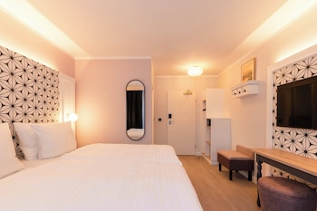 Petit déjeuner buffet (15.00 EUR par personne)