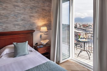 Ropa de cama de alta calidad y minibar