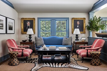 2 restaurants, dinner served, American cuisine