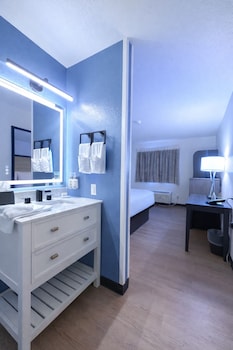 Standard Room, 2 Queen Beds | Premium bedding, down duvets, Tempur-Pedic beds, desk