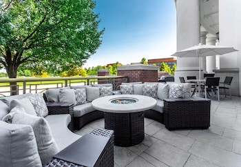 Daily continental breakfast (USD 20 per person)