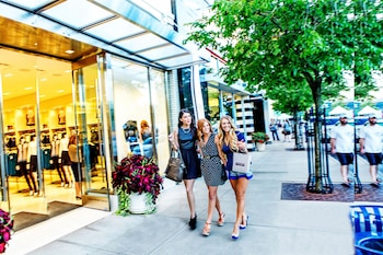 Desayuno continental (USD 20 por persona)