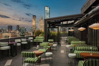 2 bares o lounges, bar de cocteles, bar en la azotea