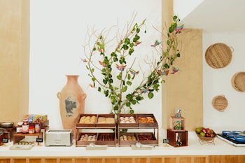 3 개의 야외 수영장, 08:00 ~ 20:00 오픈, 시설 내 인명구조원