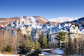 Couples treatment rooms, body treatments, hot stone massages