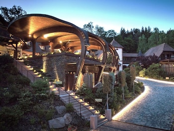 Top Suites with hot tub | Jetted bathtub