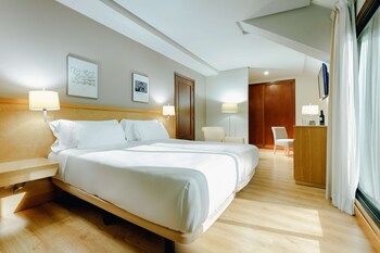 Daily buffet breakfast (EUR 13 per person)