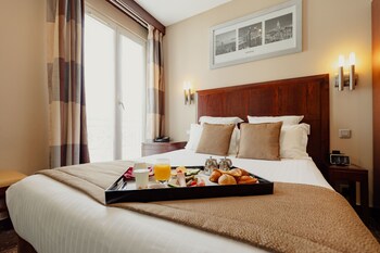 Chambre Classique Balcon | Literie de qualité, lit avec matelas en mousse à mémoire, minibar