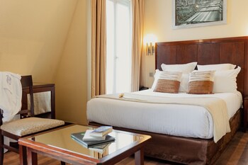 Classic Balcony Room | Premium bedding, memory foam beds, minibar, in-room safe