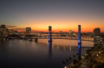 Daily buffet breakfast (USD 26.95 per person)