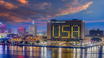 Petit déjeuner buffet (26.95 USD par personne)
