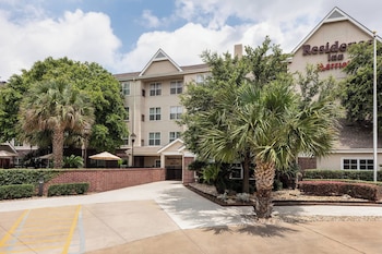 Suite, 2 Bedrooms, Non Smoking | Private kitchen | Full-size fridge, microwave, stovetop, dishwasher