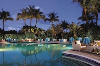 2 albercas al aire libre y camas balinesas (con cargo)