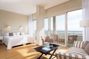 1 bedroom, Frette Italian sheets, premium bedding, down duvets