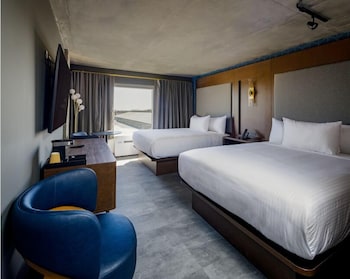 Signature Suite