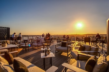 Déjeuner et dîner servis sur place, restauration en plein air