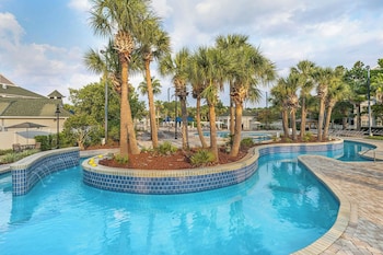 Indoor pool, 2 outdoor pools, free pool cabanas, pool loungers