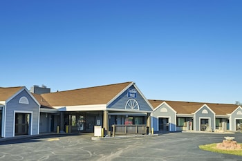 Kamer, 2 queensize bedden, niet-roken | Een bureau, verduisterende gordijnen, een strijkplank/strijkijzer