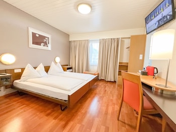 Desayuno buffet (CHF 15 por persona) 