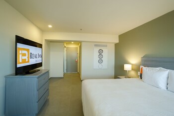 Daily cooked-to-order breakfast (MXN 290 per person)