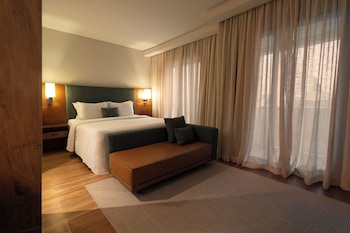 Habitación | Minibar, caja de seguridad en la habitación y ropa de cama 