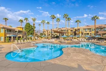 7 outdoor pools