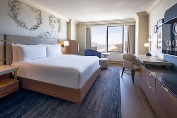 Couples treatment room(s), sauna, hot tub, steam room, body treatments