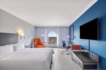 高級雙人房 | 房內夾萬、書桌、遮光窗簾/窗簾、隔音