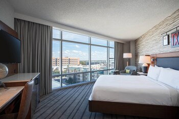 1 bedroom, in-room safe, desk, blackout drapes