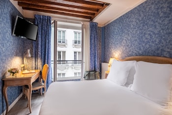 Standard Twin Room | Premium bedding, minibar, in-room safe, desk