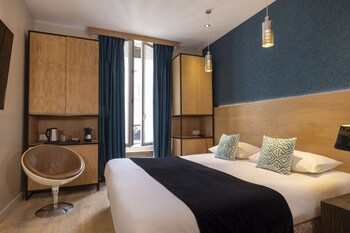 Sarapan bufet setiap hari (EUR 14 seorang)