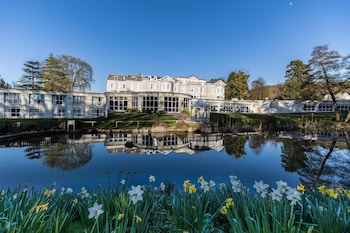 Daily full breakfast for a fee