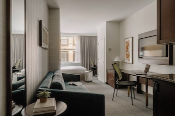 Déjeuner, dîner et souper servis sur place