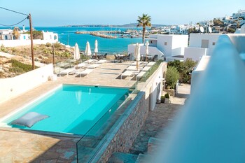 Panoramic Apartment (Pool & Sea View) | Beach/ocean view