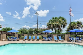 Pet-friendly amenities