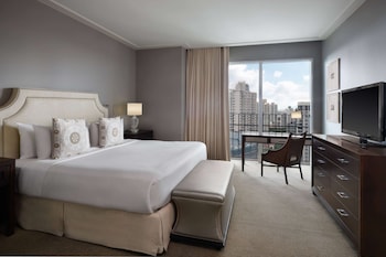 Couples treatment rooms, sauna, steam room, body treatments