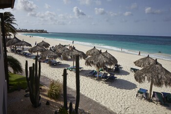 3 outdoor pools, pool umbrellas, sun loungers