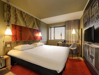 Daily buffet breakfast (EUR 17 per person)