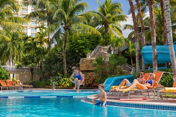 4 outdoor pools