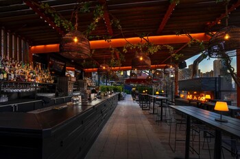 3 bares o lounges, bar de cocteles, bar en la azotea