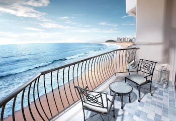 Couples treatment rooms, sauna, hot springs