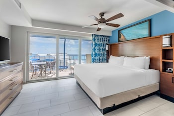 Piscina externa, espreguiçadeiras