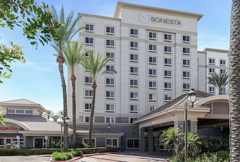 1 bedroom, premium bedding, pillowtop beds, in-room safe