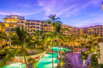 2 outdoor pools, pool umbrellas, sun loungers